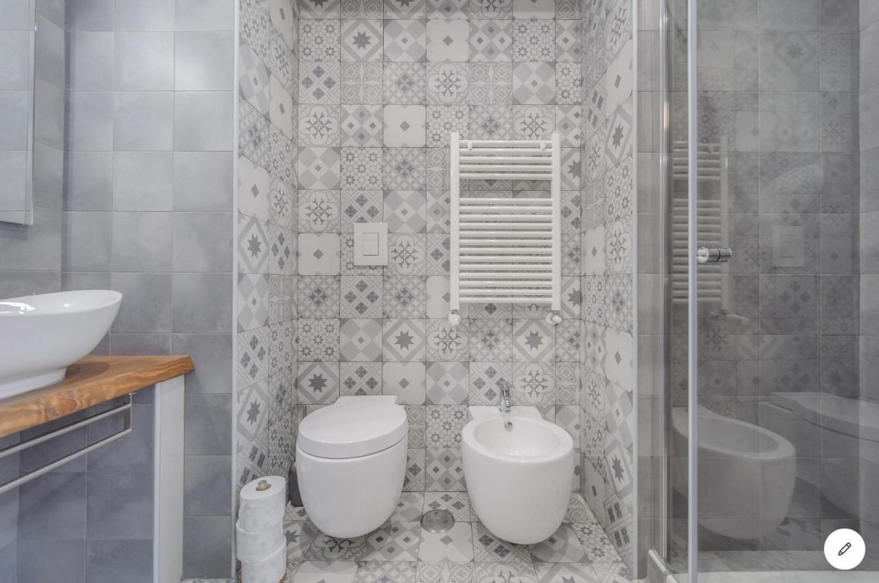 Museum Luxury Suites Napels Buitenkant foto